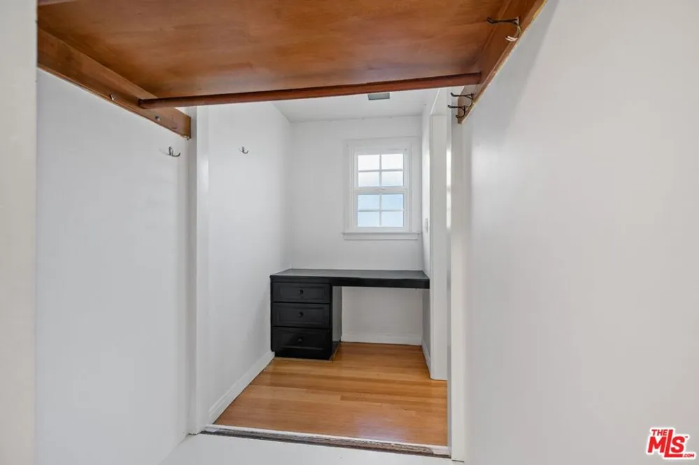 6322 W 78TH PLACE Los Angeles, CA 90045