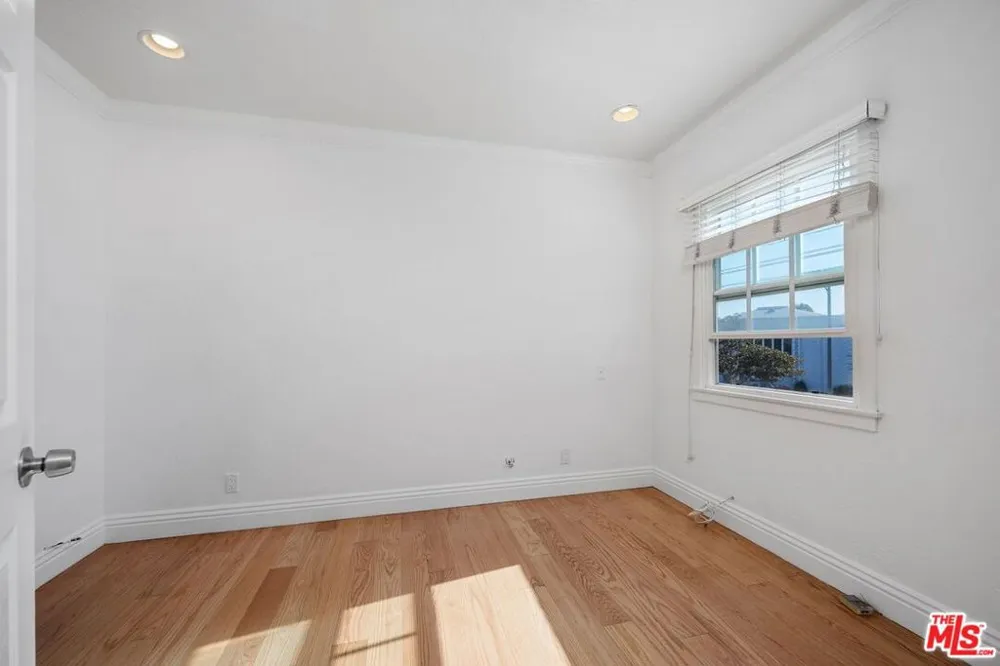 6322 W 78TH PLACE Los Angeles, CA 90045