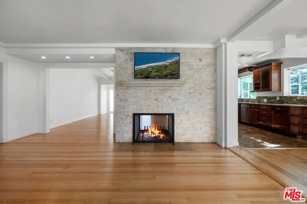 6322 W 78TH PLACE Los Angeles, CA 90045
