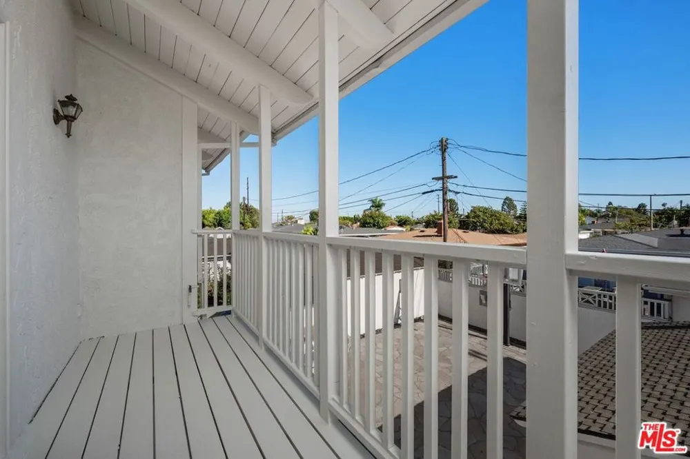 6322 W 78TH PLACE Los Angeles, CA 90045