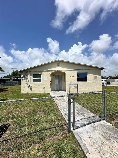 912 NW 9th Ave #8