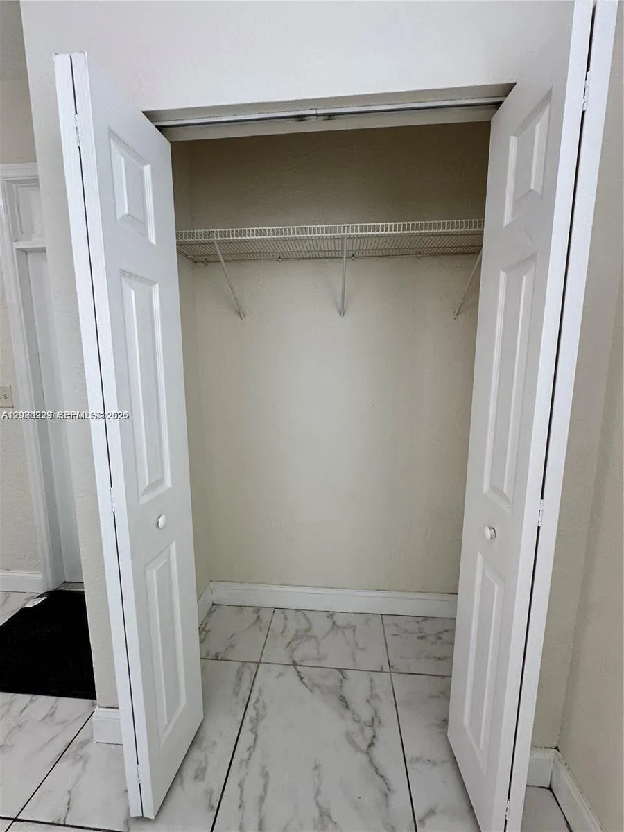 912 NW 9th Ave #8 Hallandale Beach, FL 33009