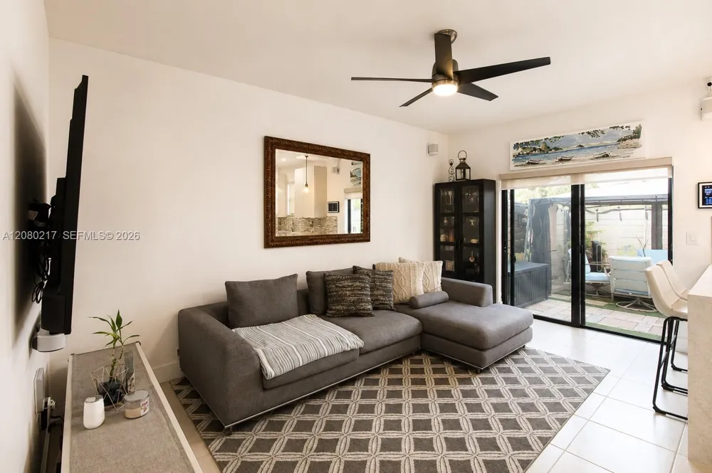 10327 NW 89th Ter Doral, FL 33178