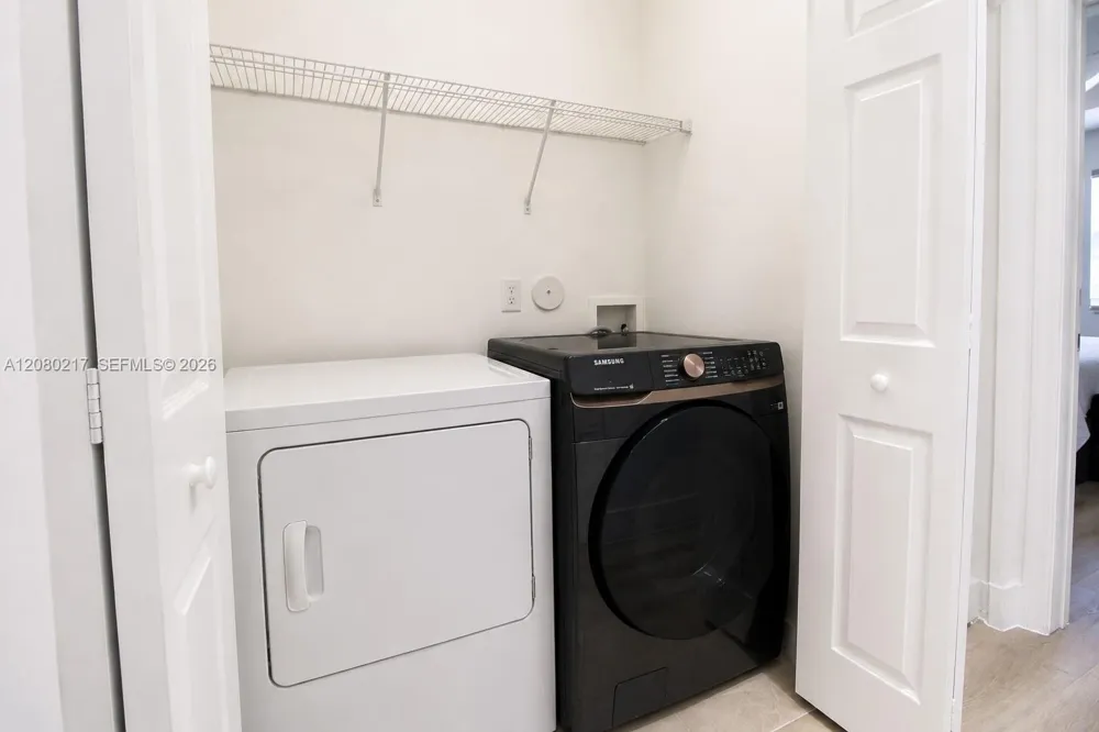 10327 NW 89th Ter Doral, FL 33178