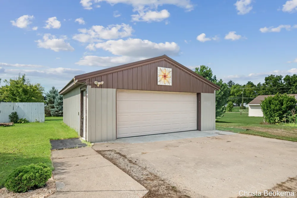 88 E Parmeter Road Ionia, MI 48846
