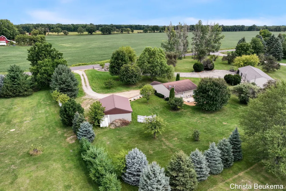 88 E Parmeter Road Ionia, MI 48846