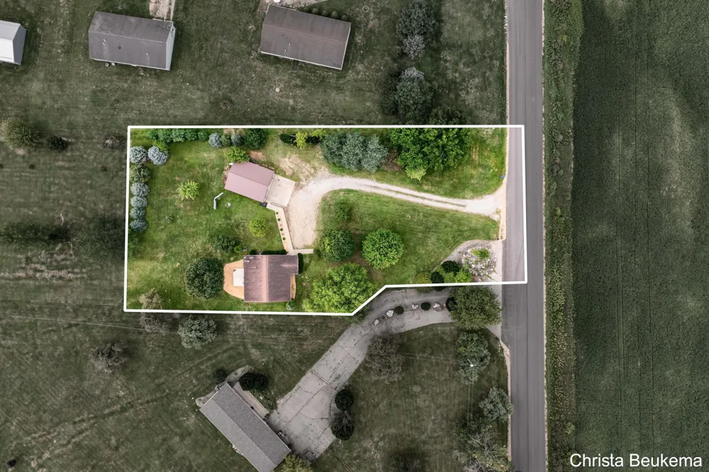 88 E Parmeter Road Ionia, MI 48846