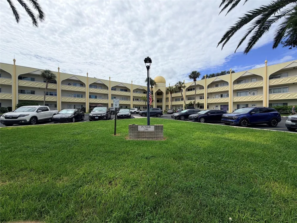 2361 ECUADORIAN WAY #17 Clearwater, FL 33763