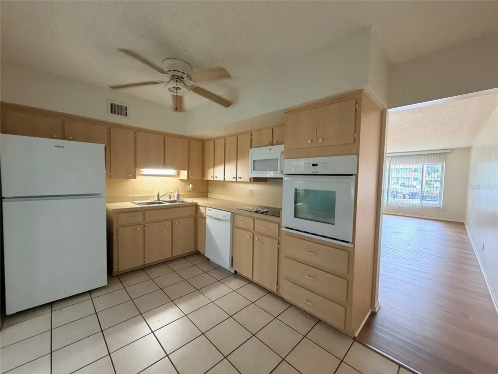 2361 ECUADORIAN WAY #17 Clearwater, FL 33763