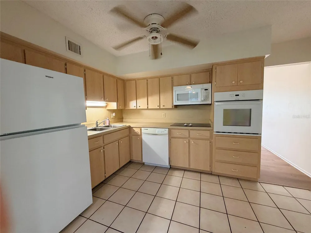2361 ECUADORIAN WAY #17 Clearwater, FL 33763
