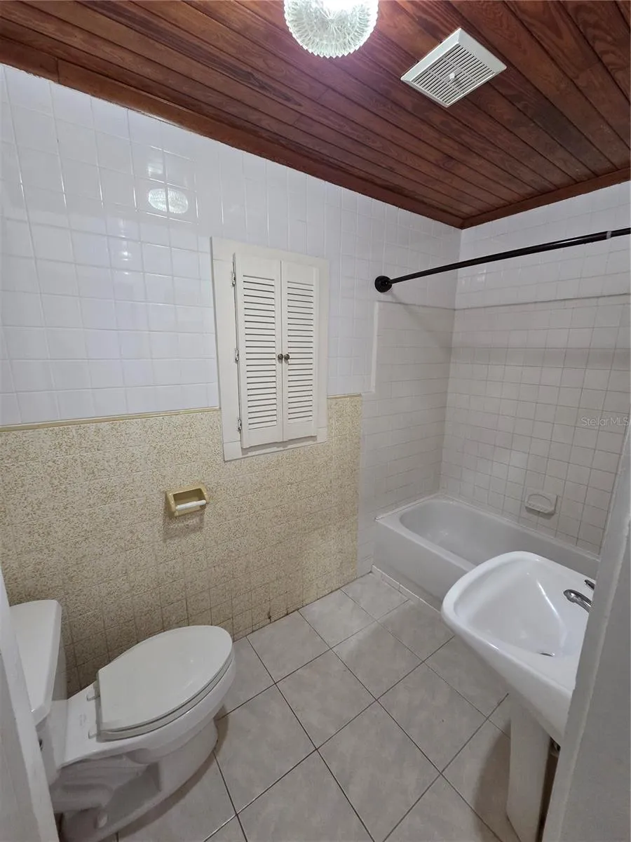 32553 MICHIGAN AVENUE San Antonio, FL 33576