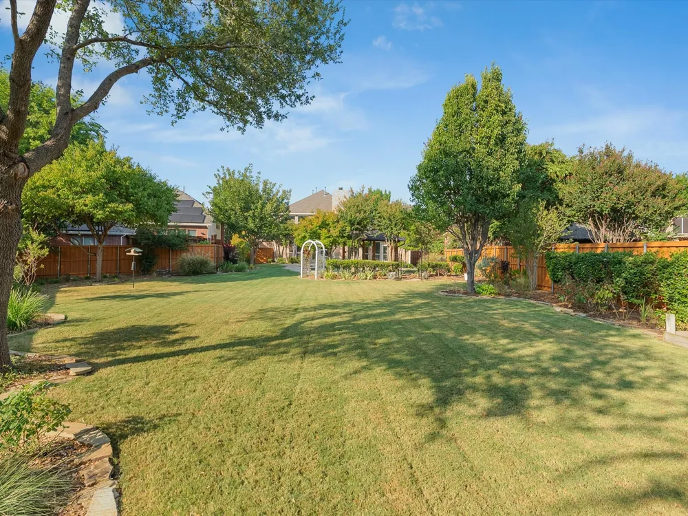 7305 ROYAL GLEN TRAIL McKinney, TX 75072