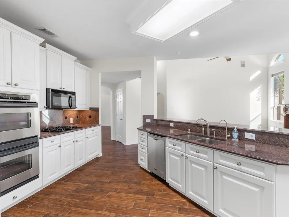 7305 ROYAL GLEN TRAIL McKinney, TX 75072