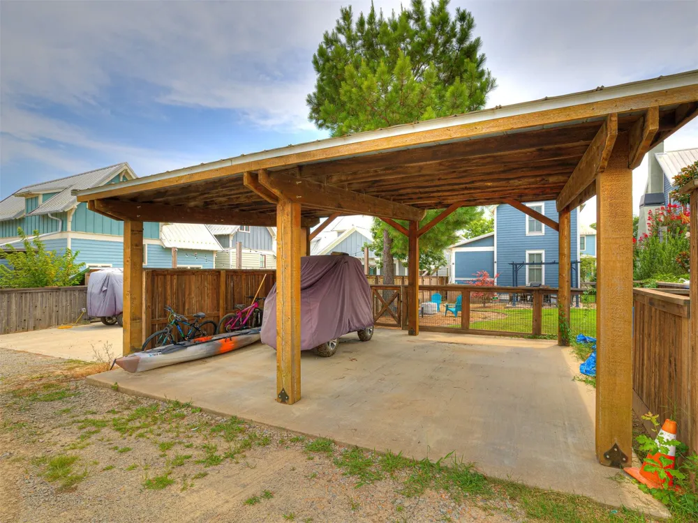 39 Boardwalk Street Carlton Landing, OK 74432