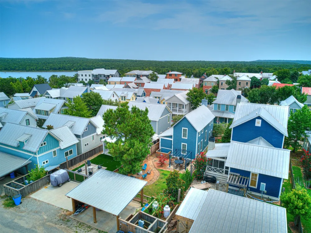 39 Boardwalk Street Carlton Landing, OK 74432