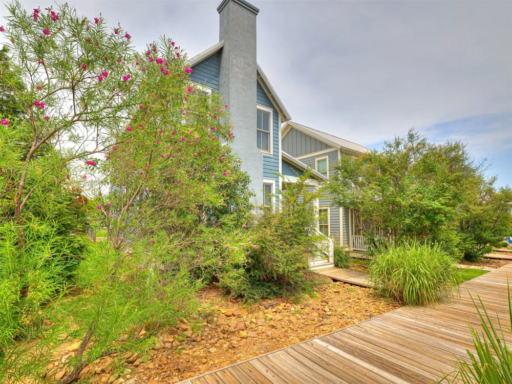39 Boardwalk Street Carlton Landing, OK 74432