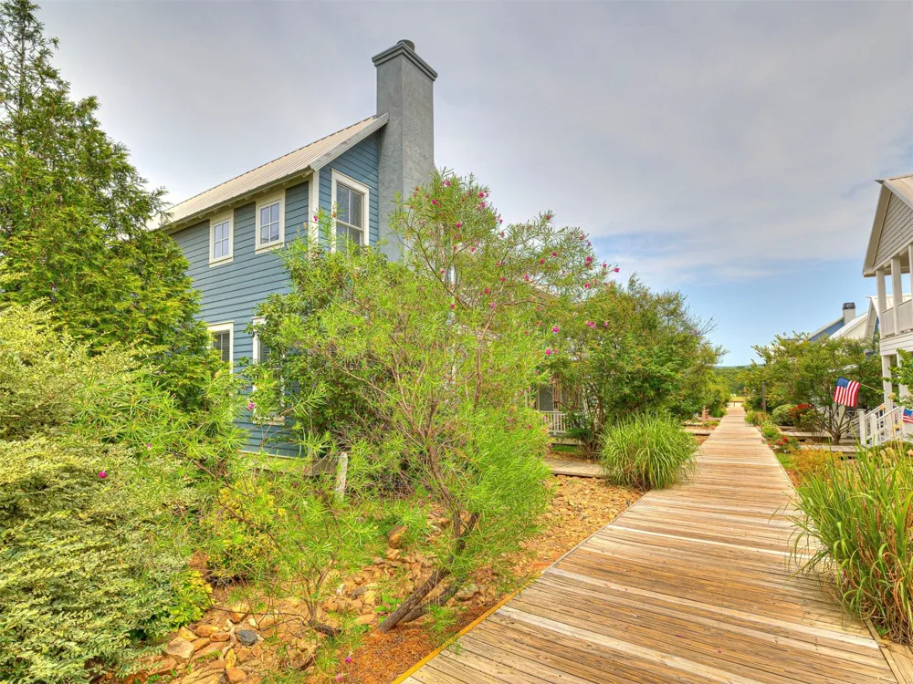 39 Boardwalk Street Carlton Landing, OK 74432