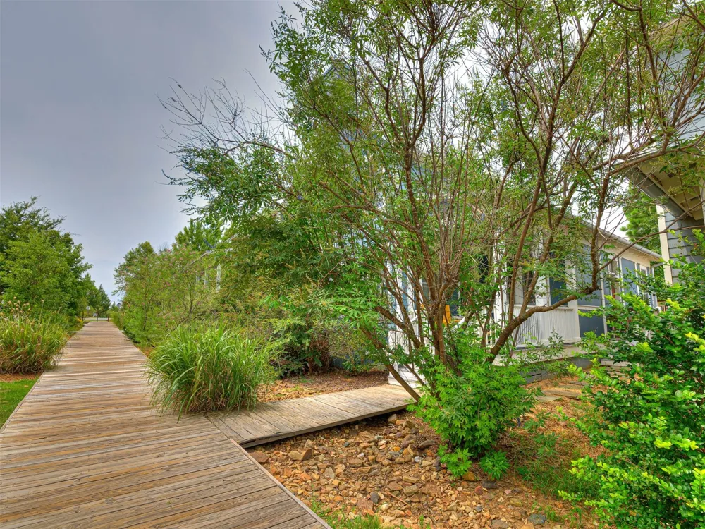 39 Boardwalk Street Carlton Landing, OK 74432