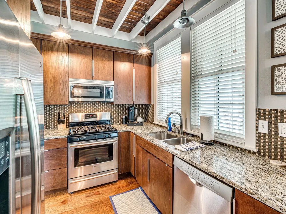 39 Boardwalk Street Carlton Landing, OK 74432