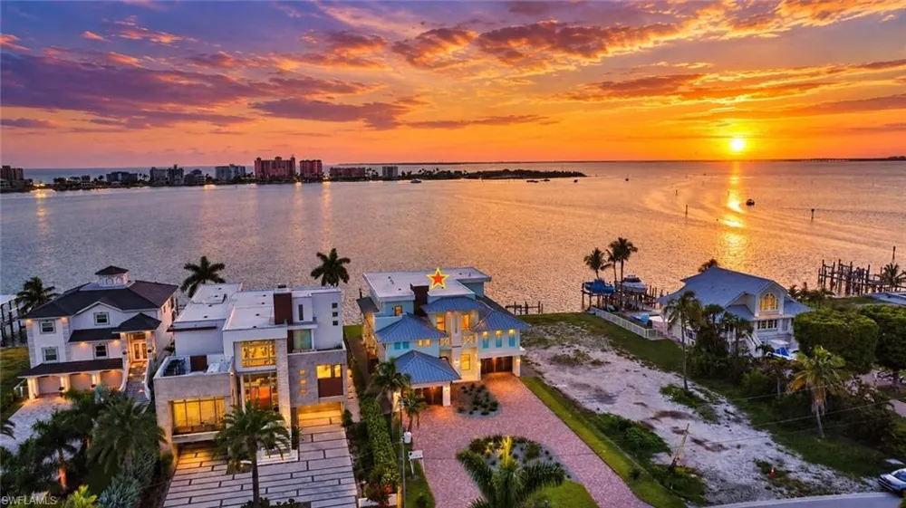 938 San Carlos Drive Fort Myers Beach, FL 33931