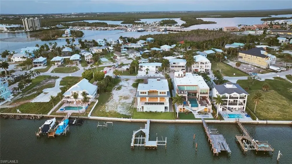 938 San Carlos Drive Fort Myers Beach, FL 33931