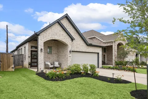 17238 Broadleaf Oak Drive