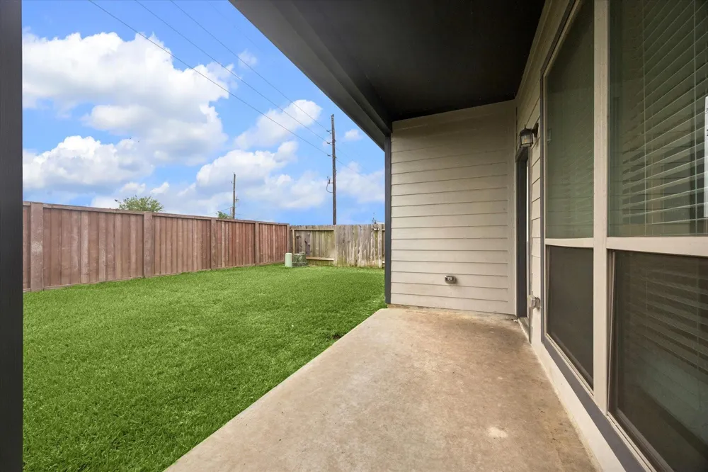 17238 Broadleaf Oak Drive Hockley, TX 77447