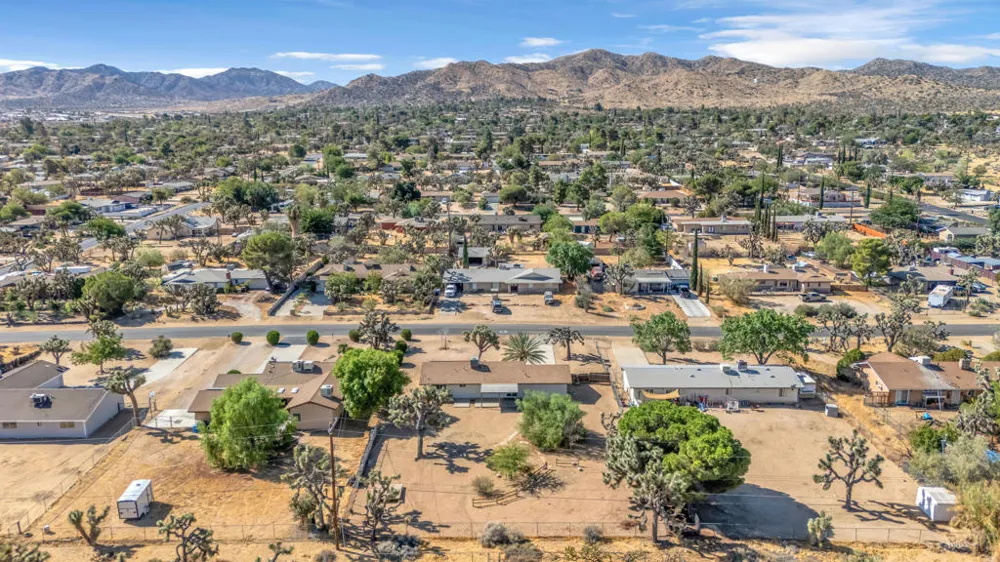 56616 Mountain View Trail Yucca Valley, CA 92284
