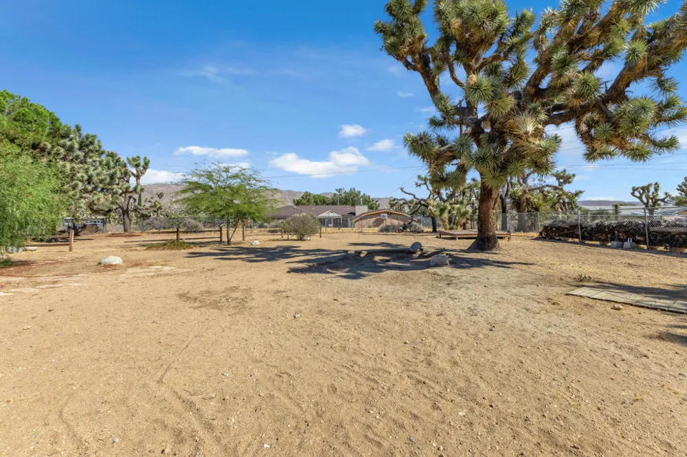 56616 Mountain View Trail Yucca Valley, CA 92284
