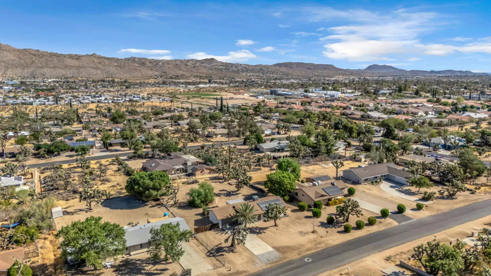 56616 Mountain View Trail Yucca Valley, CA 92284