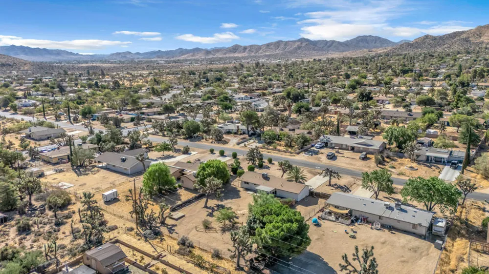 56616 Mountain View Trail Yucca Valley, CA 92284