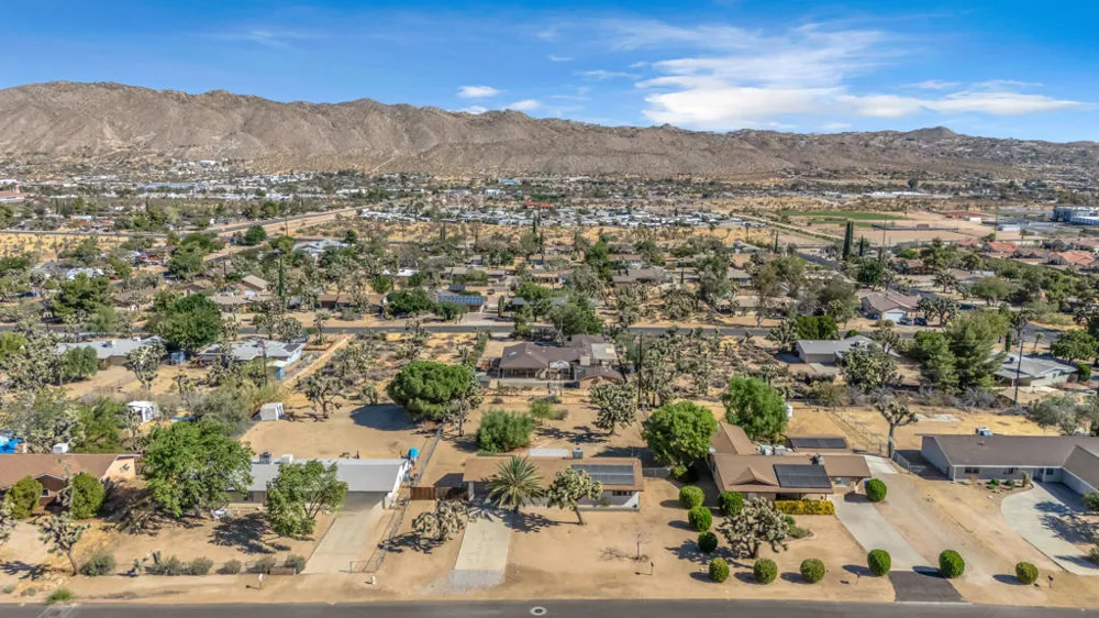 56616 Mountain View Trail Yucca Valley, CA 92284