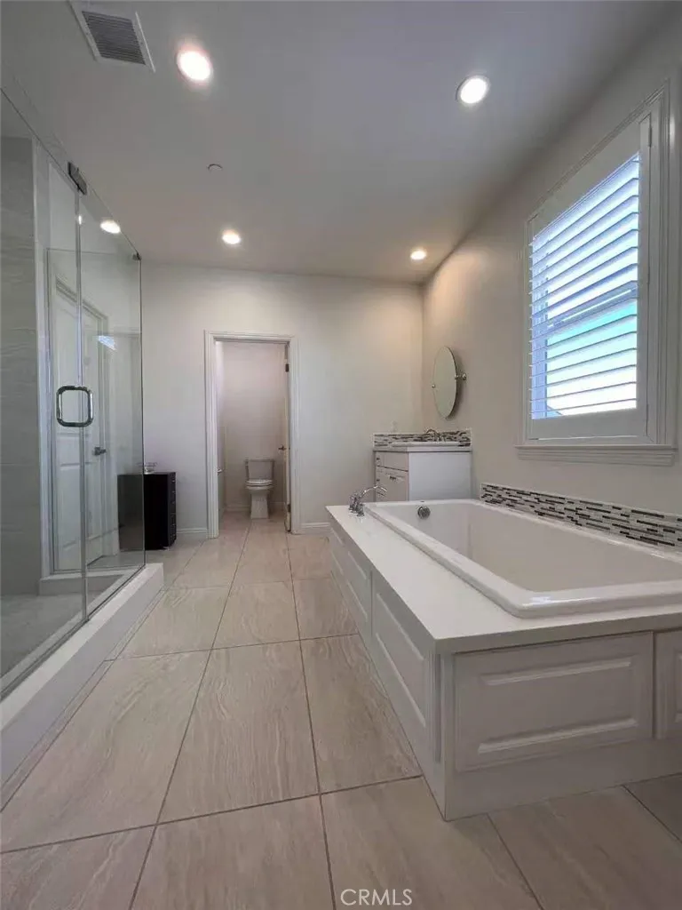 105 Diamondback Irvine, CA 92618