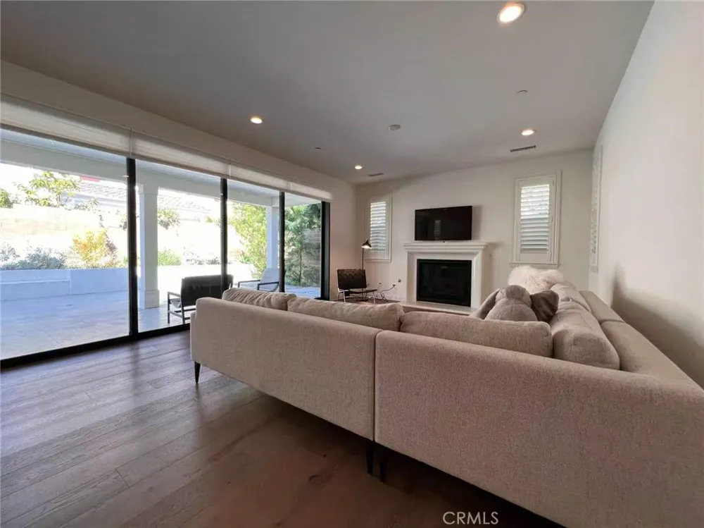 105 Diamondback Irvine, CA 92618