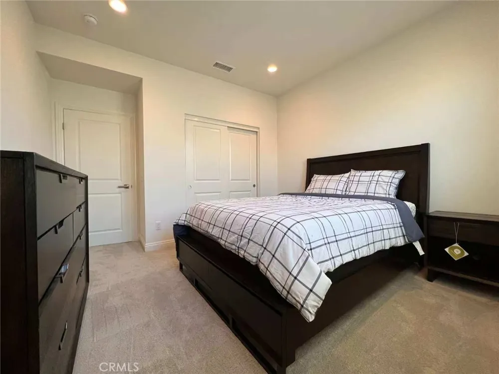 105 Diamondback Irvine, CA 92618