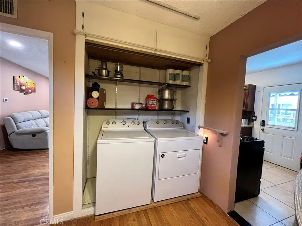 1762 W Minerva Anaheim, CA 92804