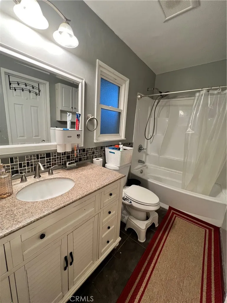 1762 W Minerva Anaheim, CA 92804