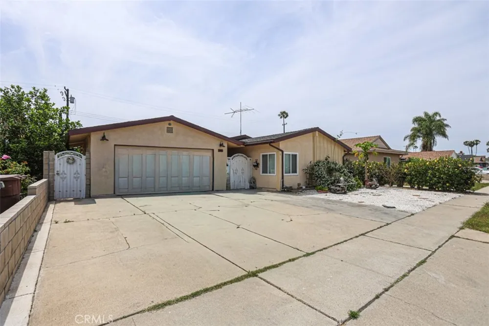 1762 W Minerva Anaheim, CA 92804