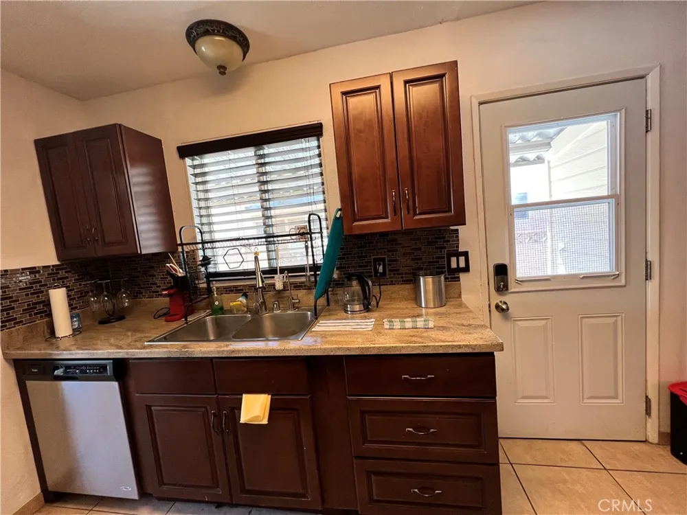 1762 W Minerva Anaheim, CA 92804
