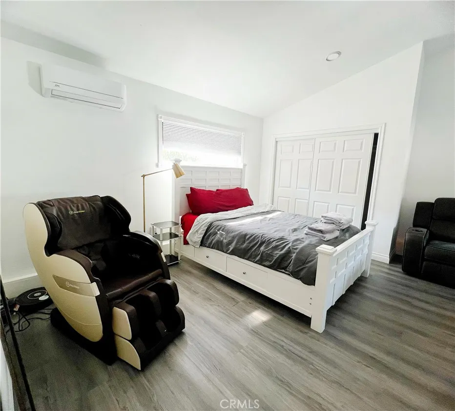 1762 W Minerva Anaheim, CA 92804
