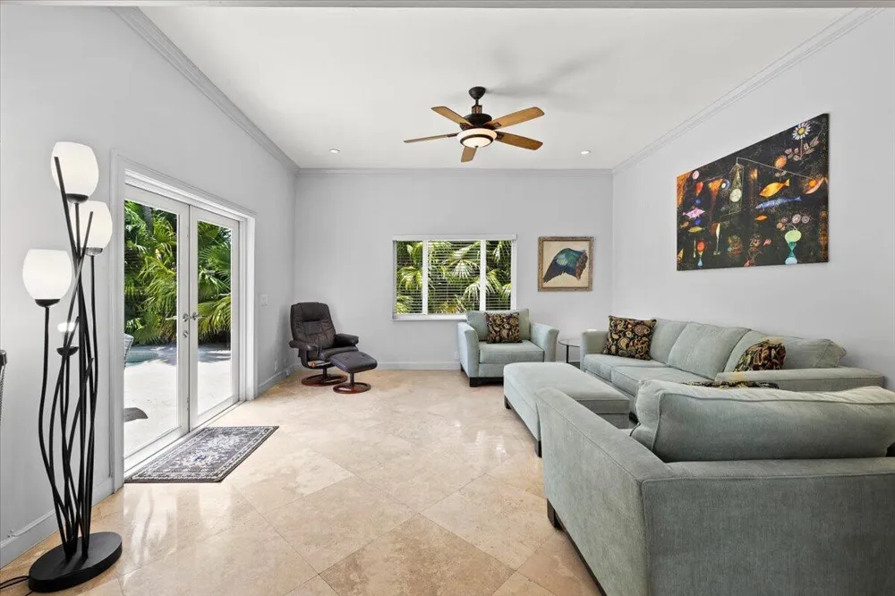 2137 NE 17TH AVENUE Wilton Manors, FL 33305