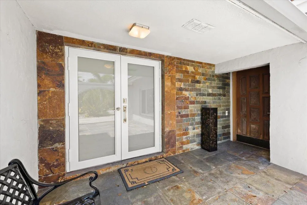 2137 NE 17TH AVENUE Wilton Manors, FL 33305