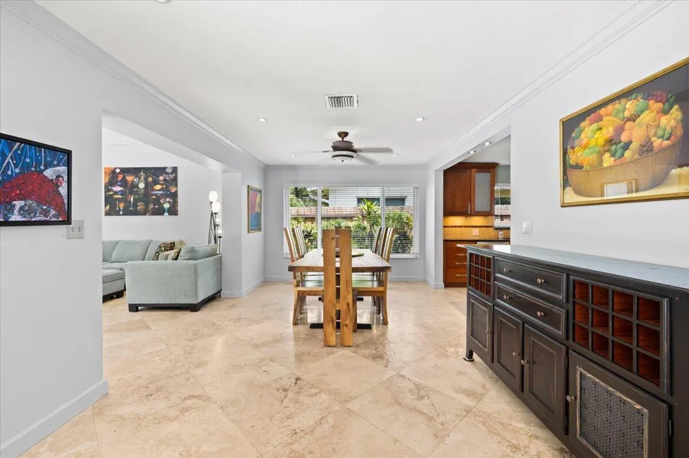 2137 NE 17TH AVENUE Wilton Manors, FL 33305
