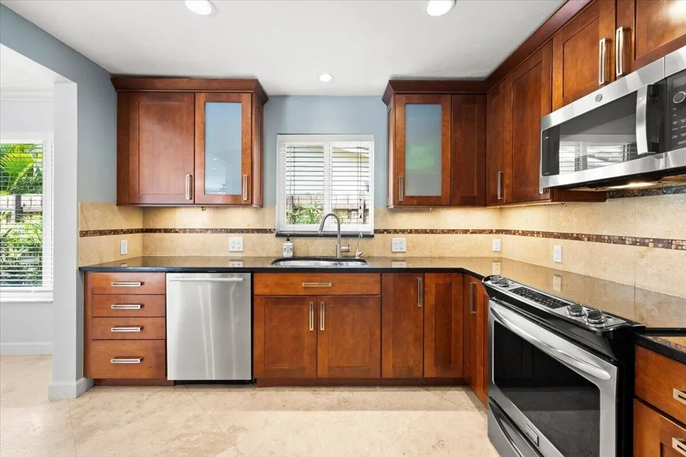 2137 NE 17TH AVENUE Wilton Manors, FL 33305