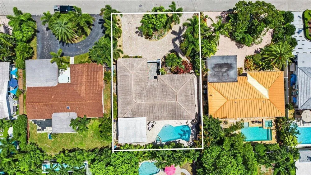 2137 NE 17TH AVENUE Wilton Manors, FL 33305