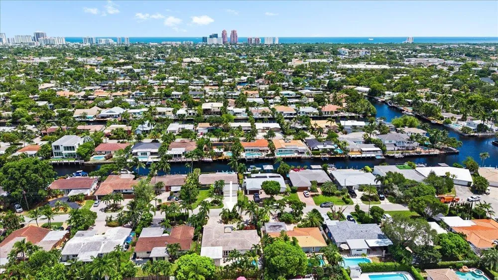 2137 NE 17TH AVENUE Wilton Manors, FL 33305