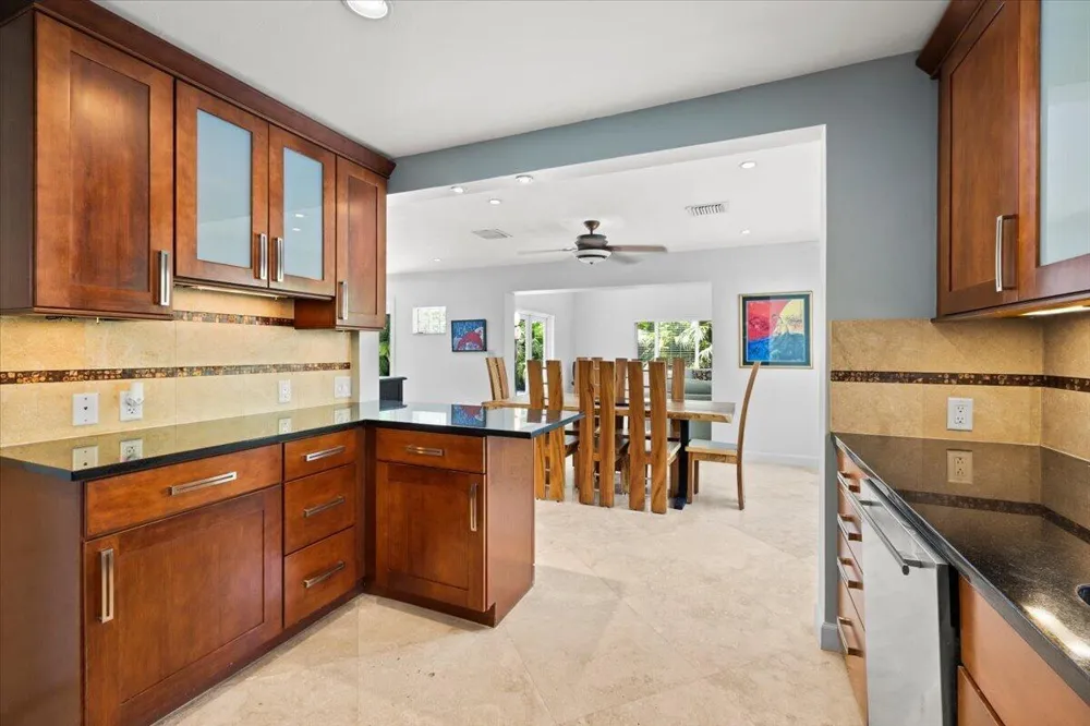 2137 NE 17TH AVENUE Wilton Manors, FL 33305