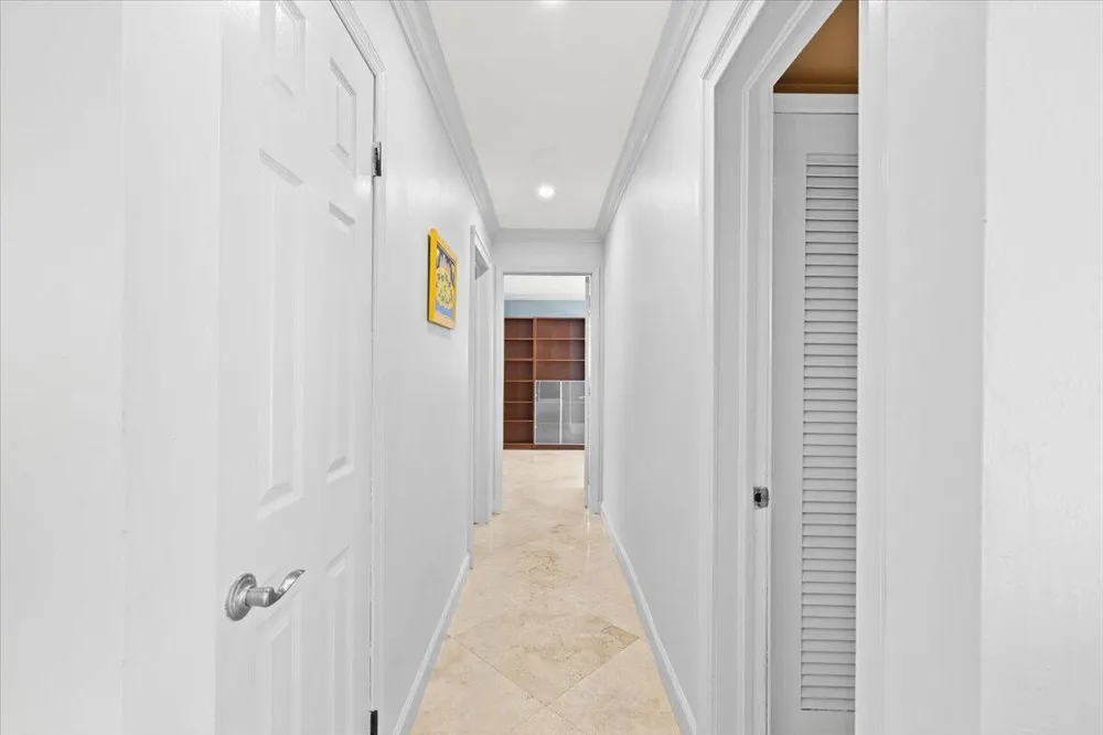 2137 NE 17TH AVENUE Wilton Manors, FL 33305