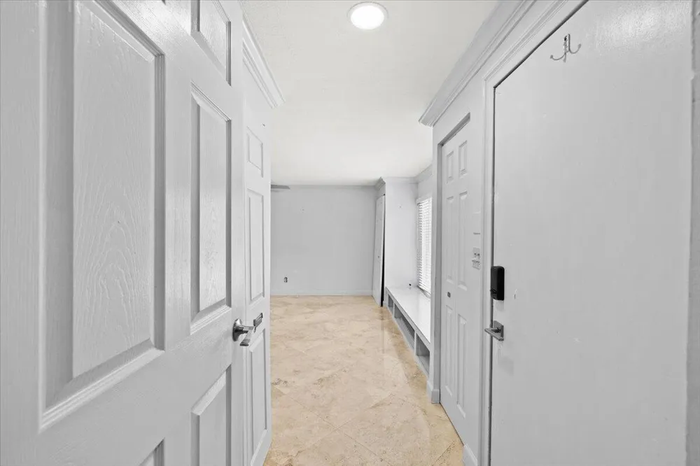2137 NE 17TH AVENUE Wilton Manors, FL 33305