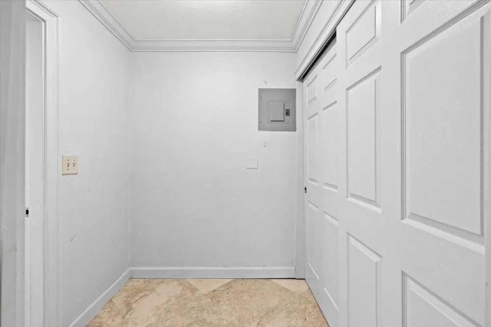 2137 NE 17TH AVENUE Wilton Manors, FL 33305